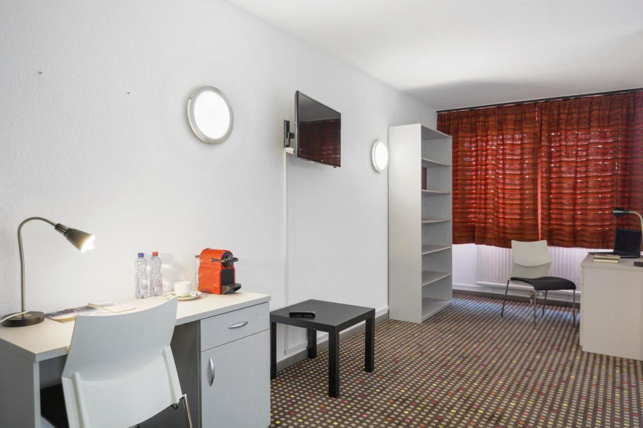 Neuchatel City Hotel ภายนอก รูปภาพ