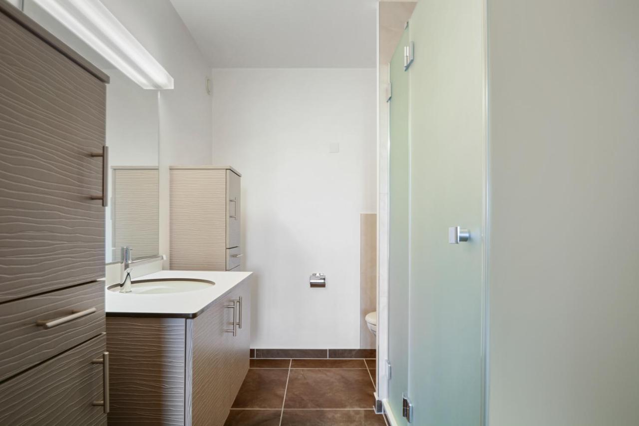 Neuchatel City Hotel ภายนอก รูปภาพ