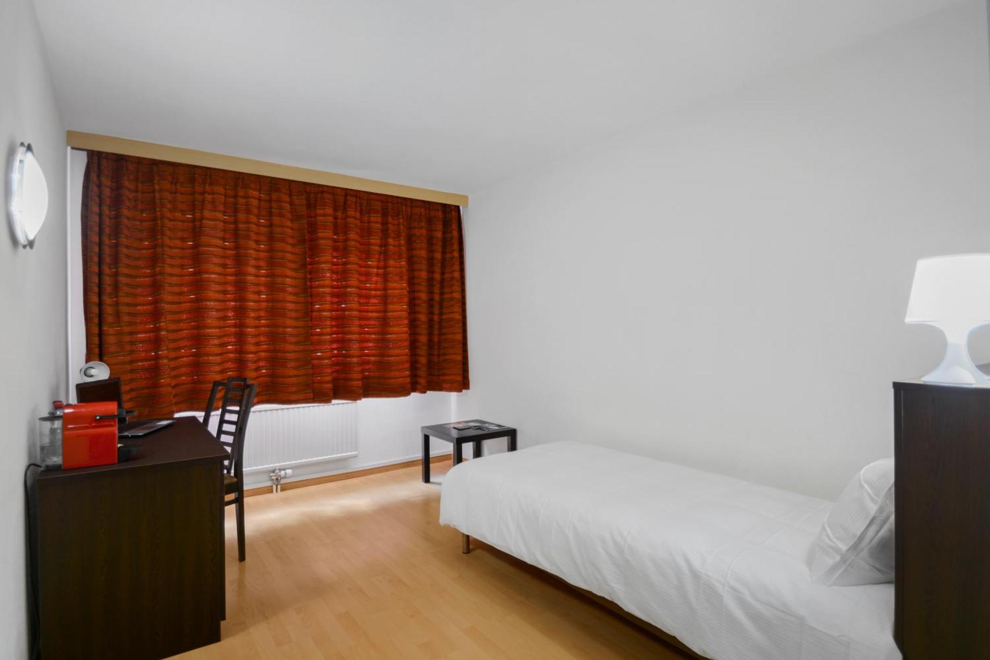 Neuchatel City Hotel ภายนอก รูปภาพ